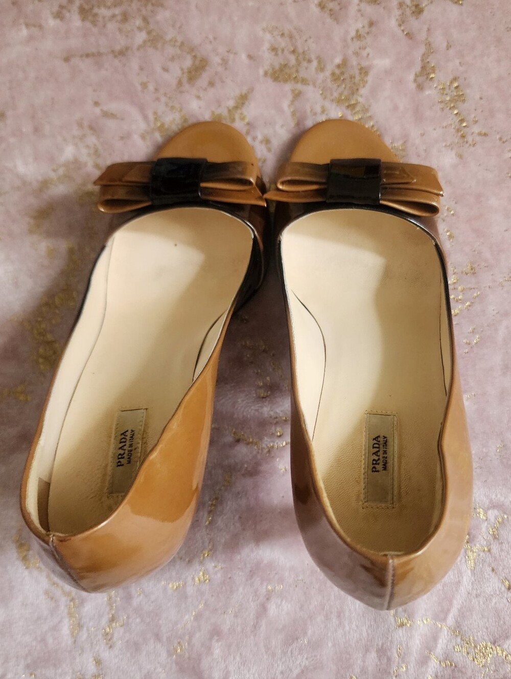 PRADA | Two-Tone Brown Patent Peep-Toe Heels with Bow - Picture 8 of 13